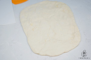 不用出膜一样好吃:免揉面包 制作方法