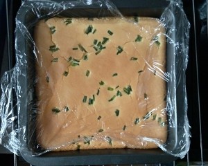 松软香葱肉松蛋糕制作方法