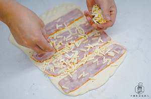 不用出膜一样好吃:免揉面包 制作方法