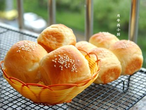 淡奶油肉松小餐包制作方法