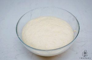 不用出膜一样好吃:免揉面包 制作方法