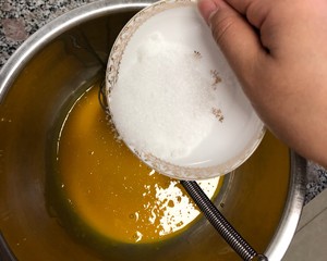 酸奶戚风蛋糕 制作方法