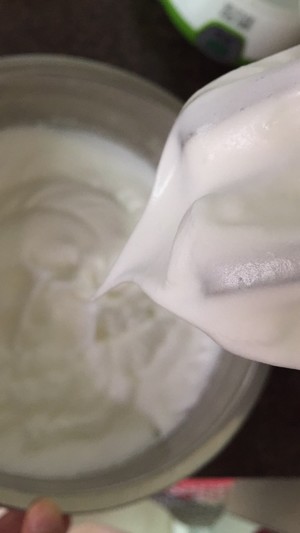 彩虹蛋糕卷胚 制作方法