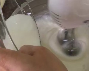 彩虹蛋糕卷胚 制作方法