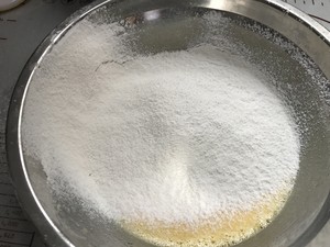 8寸椰子粉戚风蛋糕 制作方法