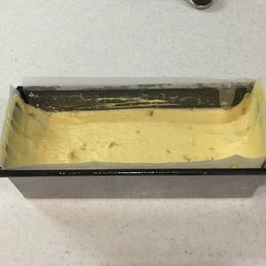 口感清爽的糖霜柠檬磅蛋糕 制作方法