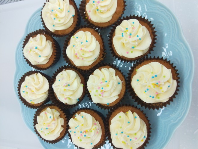 杏仁纸杯蛋糕 制作方法