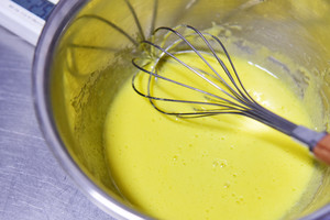 黑芝麻戚风蛋糕  制作方法