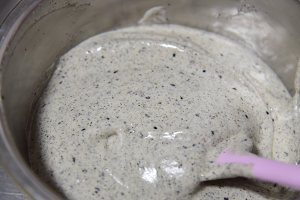 黑芝麻戚风蛋糕  制作方法