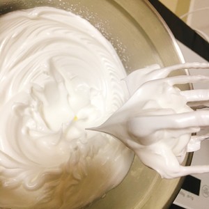 软萌的杯子蛋糕（口感湿润的cupcake） 制作方法