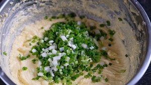 甜中微咸的精品，葱油磅蛋糕  制作方法