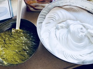 抹茶红豆戚风蛋糕 制作方法