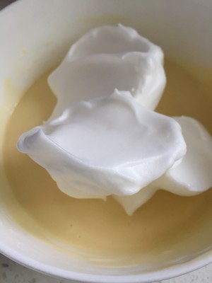 轻乳酪口感的酸奶蛋糕  制作方法