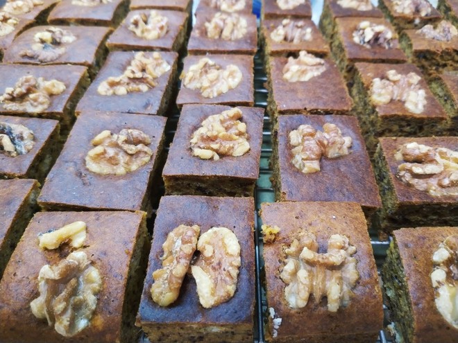 香蕉核桃酸奶糕 制作方法