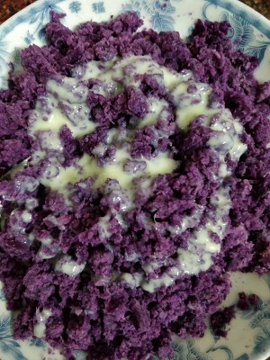 简单美味的炼奶紫薯包 制作方法