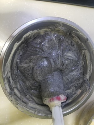 黑芝麻酱戚风蛋糕 制作方法