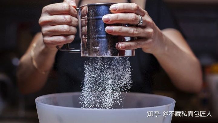 面包老化的原因,都说面包老化不可逆,那么有延缓面包老化的方法吗?