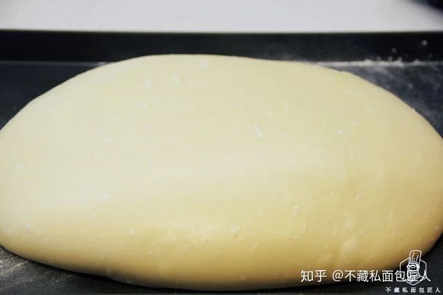 面包做出蛋糕口感你信吗?一款带有蛋糕口感的面包,究竟是什么感受?