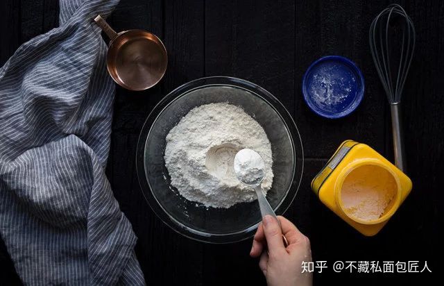 做面包高筋面粉用什么粉替代?那些年买高低筋面粉的钱,都白花了!