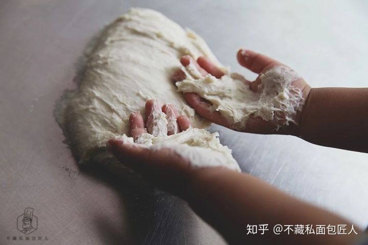 面包制作,刚开始就“翻车”的面包制作现场不看一下吗?