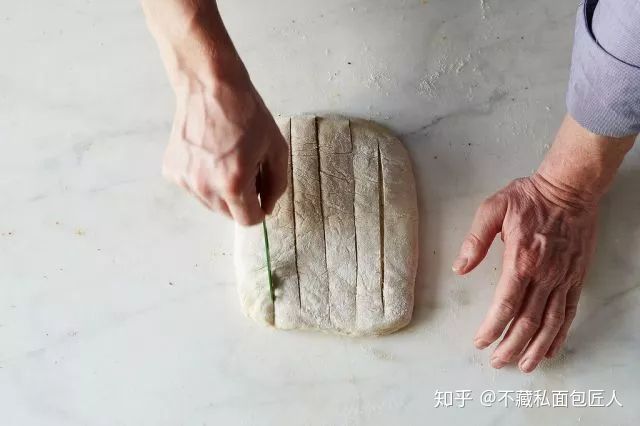 面包整形方法技巧,谁说整容只有日韩强?法式面包整容术大揭秘