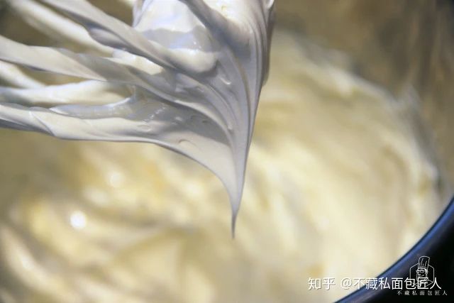 面包做出蛋糕口感你信吗?一款带有蛋糕口感的面包,究竟是什么感受?