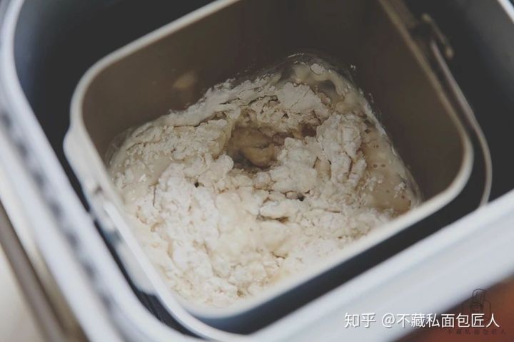 面包制作,刚开始就“翻车”的面包制作现场不看一下吗?