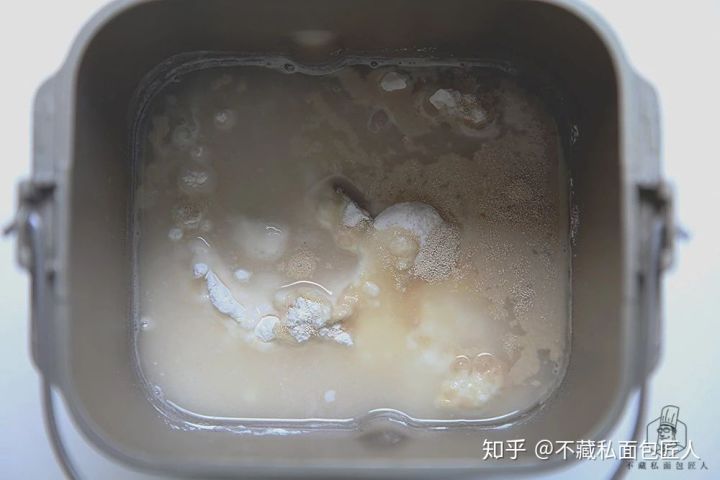 面包制作,刚开始就“翻车”的面包制作现场不看一下吗?