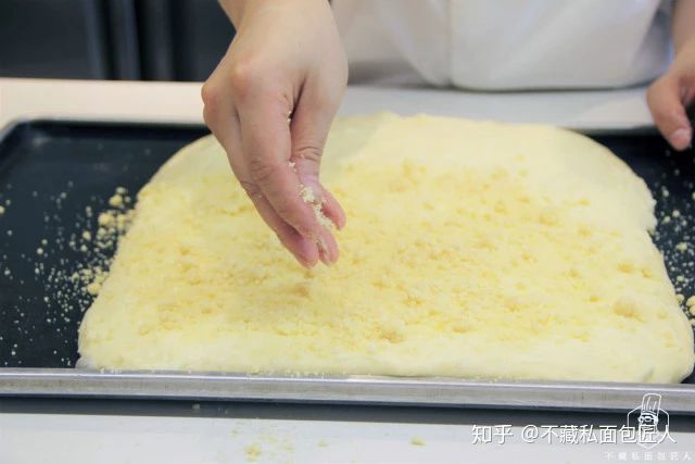 面包做出蛋糕口感你信吗?一款带有蛋糕口感的面包,究竟是什么感受?