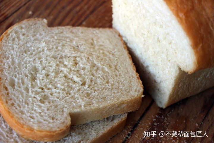 初学者用烤箱做面包不用黄油,组织细腻味道好却不含油的吐司是真实存在的吗?
