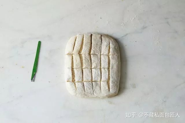 面包整形方法技巧,谁说整容只有日韩强?法式面包整容术大揭秘