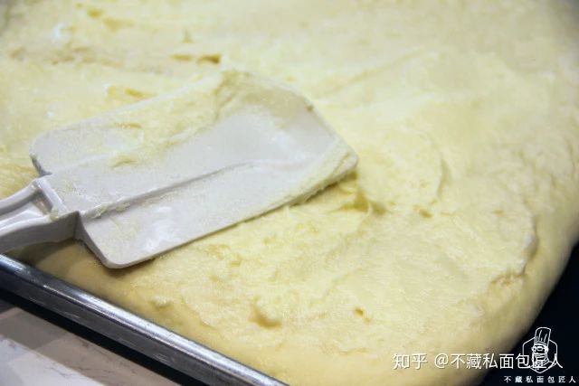 面包做出蛋糕口感你信吗?一款带有蛋糕口感的面包,究竟是什么感受?