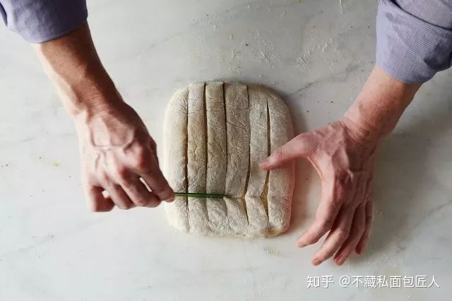 面包整形方法技巧,谁说整容只有日韩强?法式面包整容术大揭秘