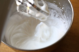 葡萄干巧克力豆玛芬蛋糕(6连玛芬蛋糕模) 制作方法