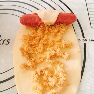 松软的肉松（香肠）（牛角）面包 制作方法