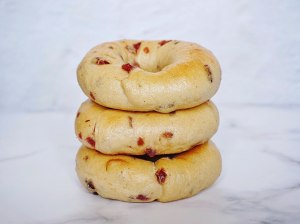天然酵母蔓越莓贝果 制作方法