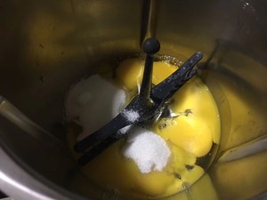 8寸圆模海绵蛋糕  制作方法