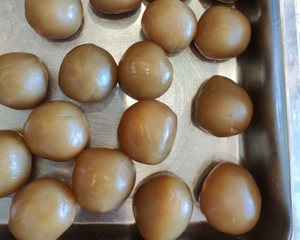 广式月饼-蛋黄莲蓉月饼 制作方法