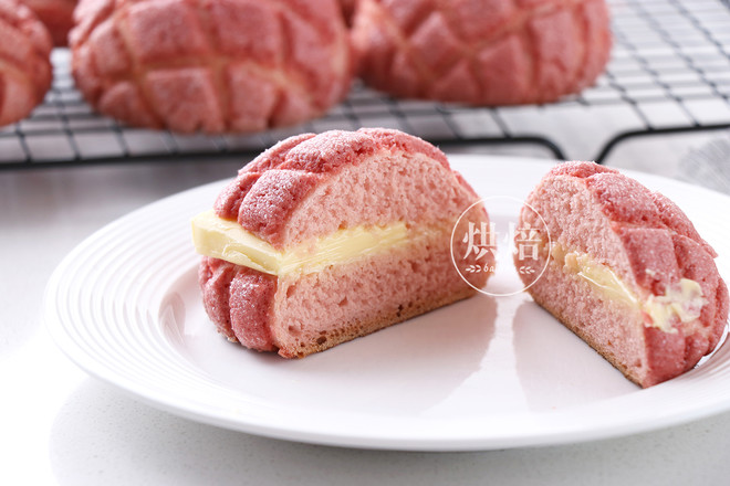 一次发酵的粉色菠萝包，连茶餐厅的招牌菠萝油都快被它取代!