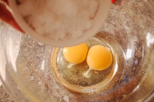 黑芝麻磅蛋糕 制作方法