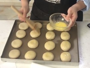 酥皮椰蓉糯米馅老婆饼 制作方法