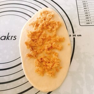 松软的肉松（香肠）（牛角）面包 制作方法