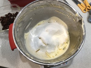 核桃葡萄干奶酪磅蛋糕 制作方法