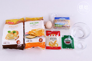 一次发酵的粉色菠萝包，连茶餐厅的招牌菠萝油都快被它取代!