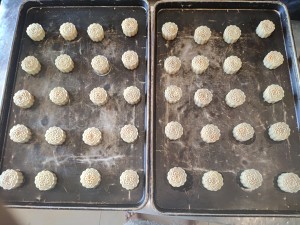 广式月饼-蛋黄莲蓉月饼 制作方法