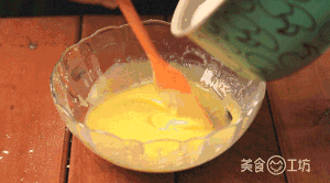 波霸奶茶泡芙-瀑布级的泡芙，一挤就爆浆！