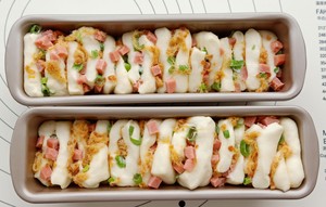 香葱肉松面包条 制作方法