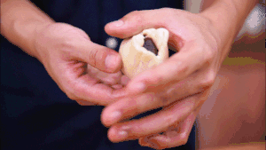 这颗蛋黄酥,让你甜足365天 制作方法