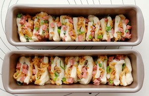 香葱肉松面包条 制作方法