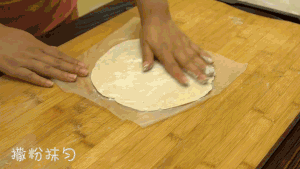 葱香培根酥卷 制作方法